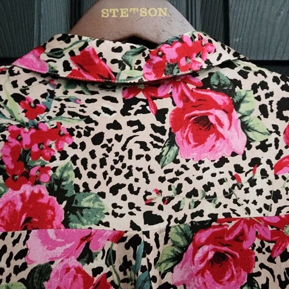 Esqualo Tiger Rose Blouse - Picture 11 of 12